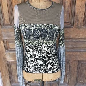 🌹🎁🌹 SAVE THE QUEEN 👑 Fun Black and Silver Patterned Top 🌹🎁🌹